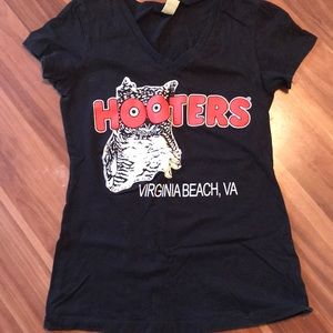 Black Hooters V neck